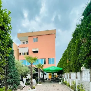 Bajovah & Restaurant Appartamento Tirana